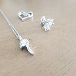 Stud earrings 2 center necklace